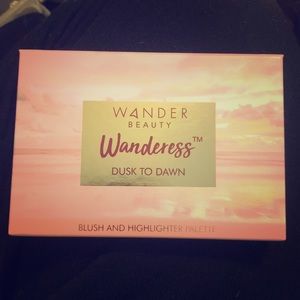 Wander Beauty Dusk to Dawn highlighter palette